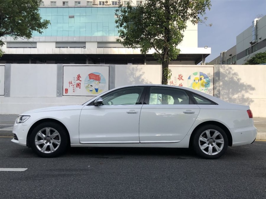 f_900x675_0_q87_autohomecar__ChwEpGDe8cCAX9oiAAKLucaQ1u4054.jpg