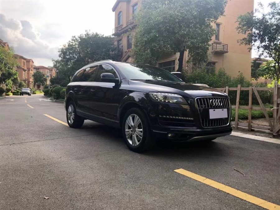 奥迪Q7 2010款 3.0
