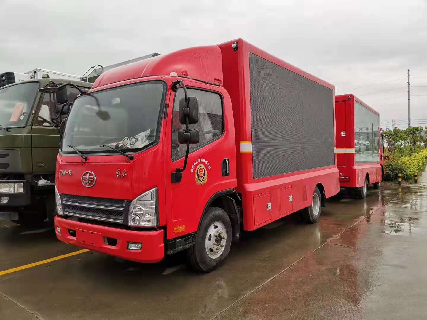消防指挥车