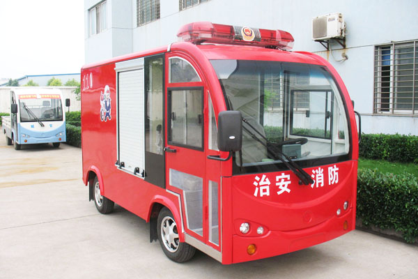 巡逻消防车